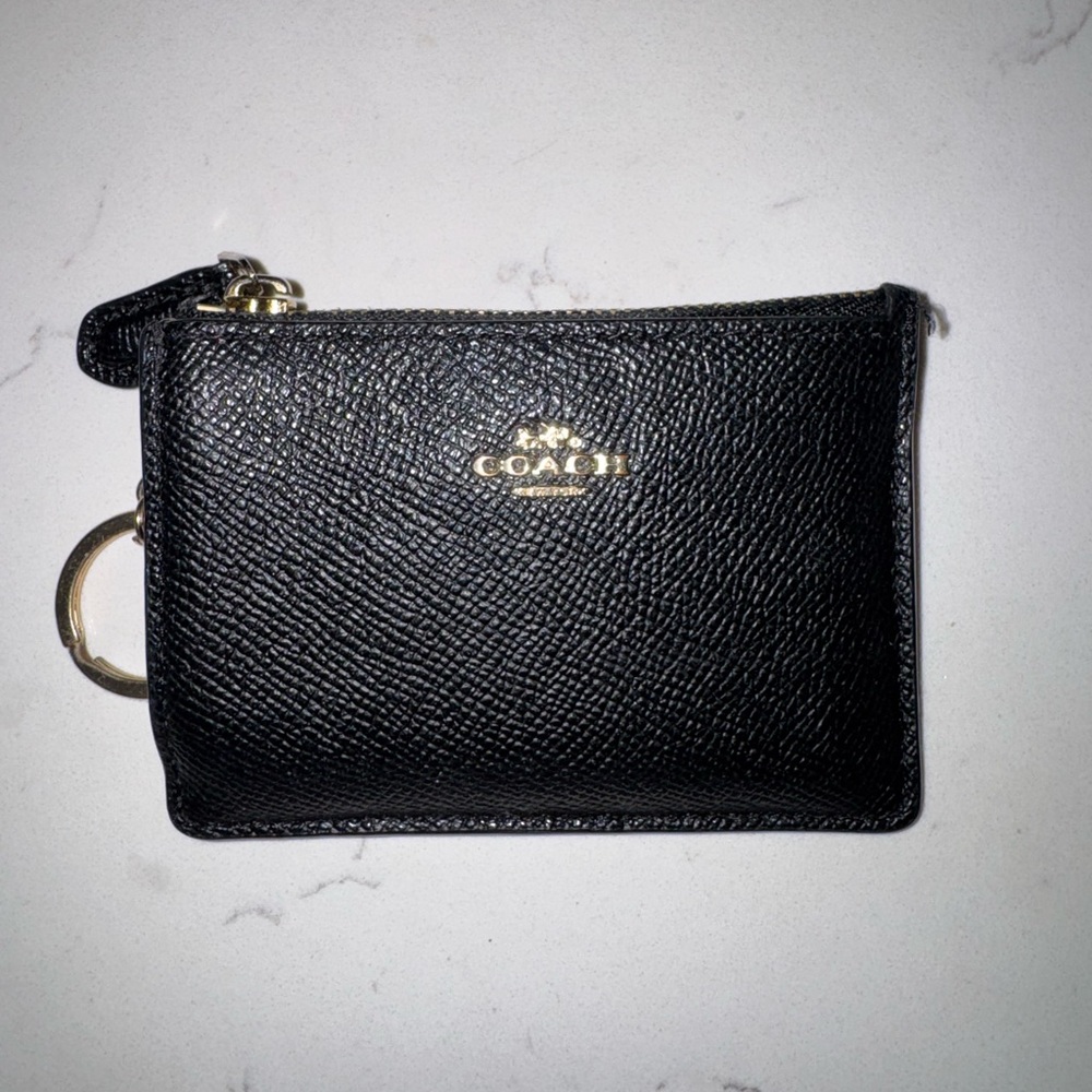 Coach Black Pebbled Leather Zip Card Case with Gold Key Ring - Picture 2 of 4